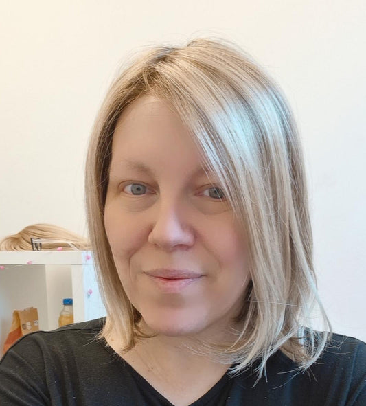 Cameron Lite synthetic wig in 12FS8 Malibu Blonde by Jon Renau