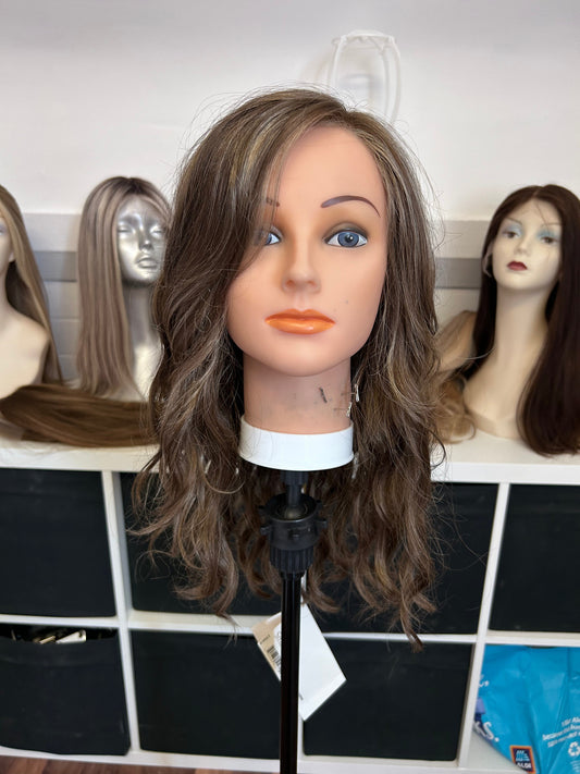 Sarah in 10RH16 by Jon Renau